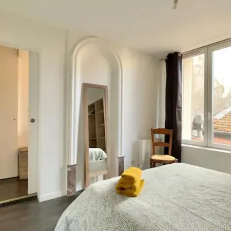 Apartment Escapade Place Des Vosges